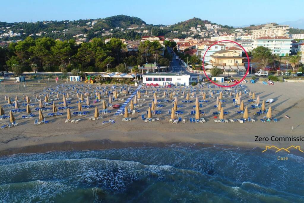 Palm Beach House - Vista Mare Montesilvano Marina Εξωτερικό φωτογραφία
