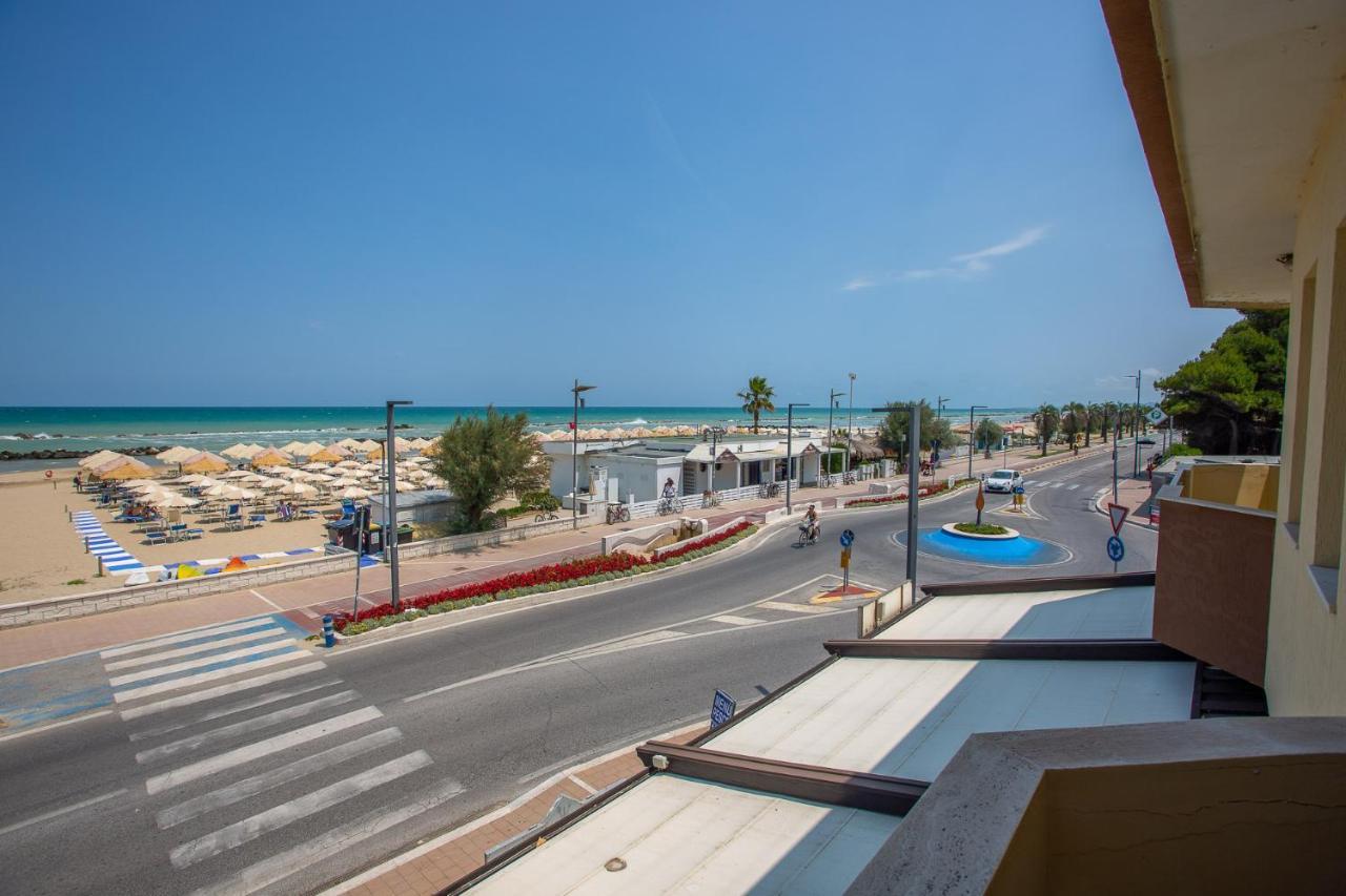 Palm Beach House - Vista Mare Montesilvano Marina Εξωτερικό φωτογραφία