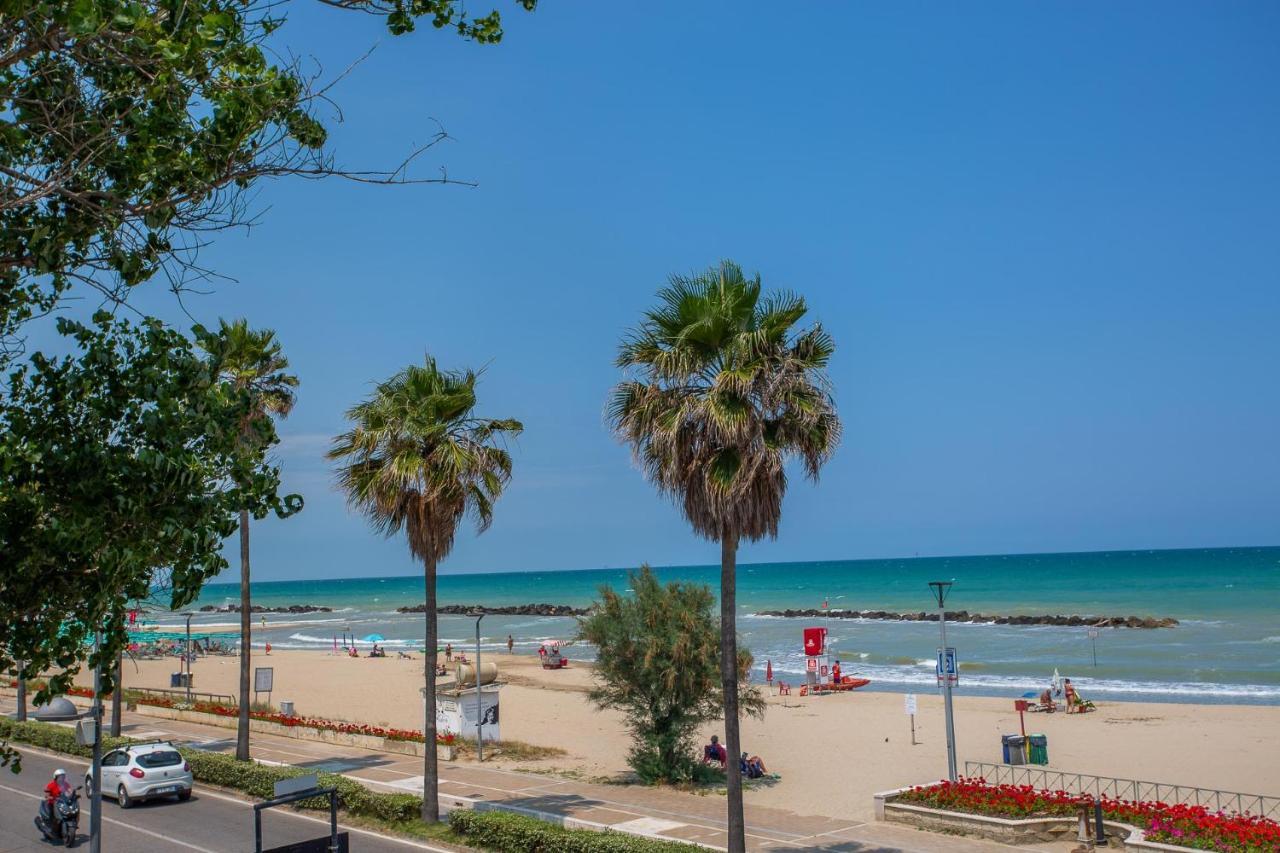 Palm Beach House - Vista Mare Montesilvano Marina Εξωτερικό φωτογραφία