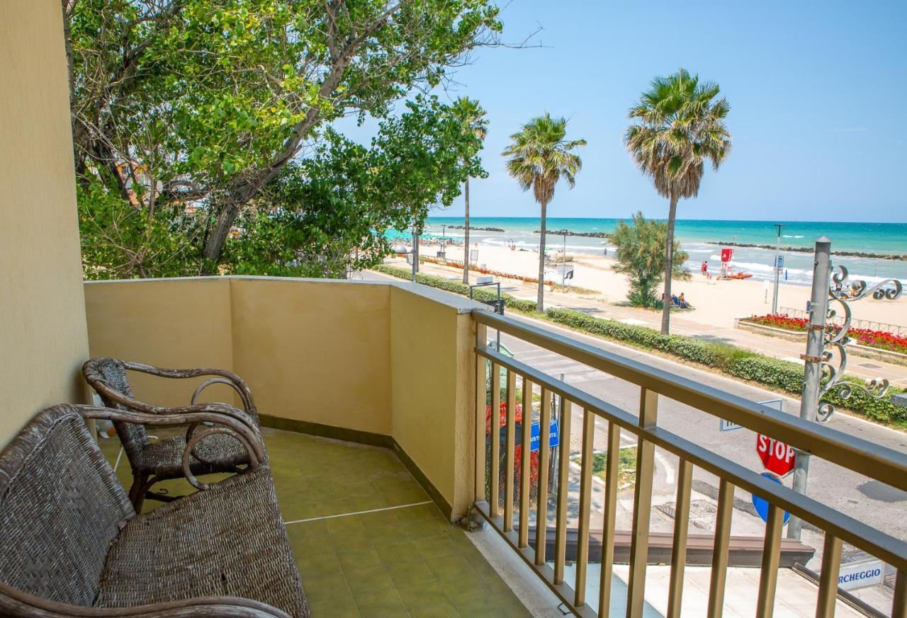 Palm Beach House - Vista Mare Montesilvano Marina Εξωτερικό φωτογραφία
